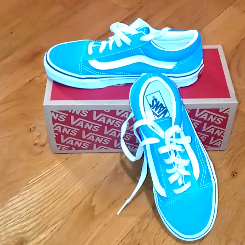 Kids casual shoes